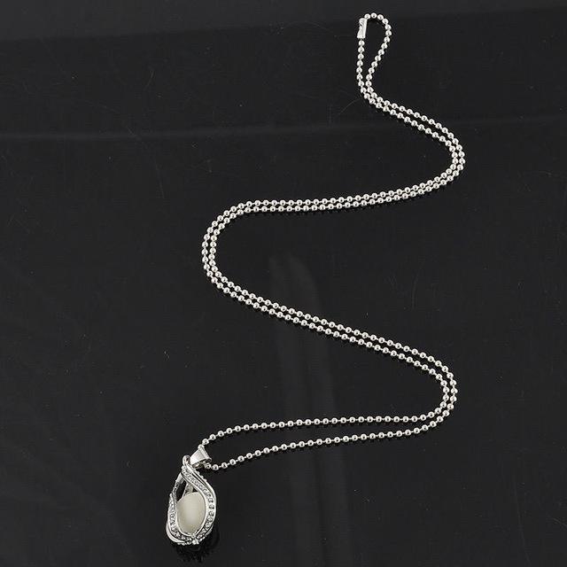 Glow In Dark Teardrop Couple Necklace