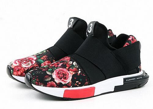 Trendy Flowers No Lace Couple Shoes
